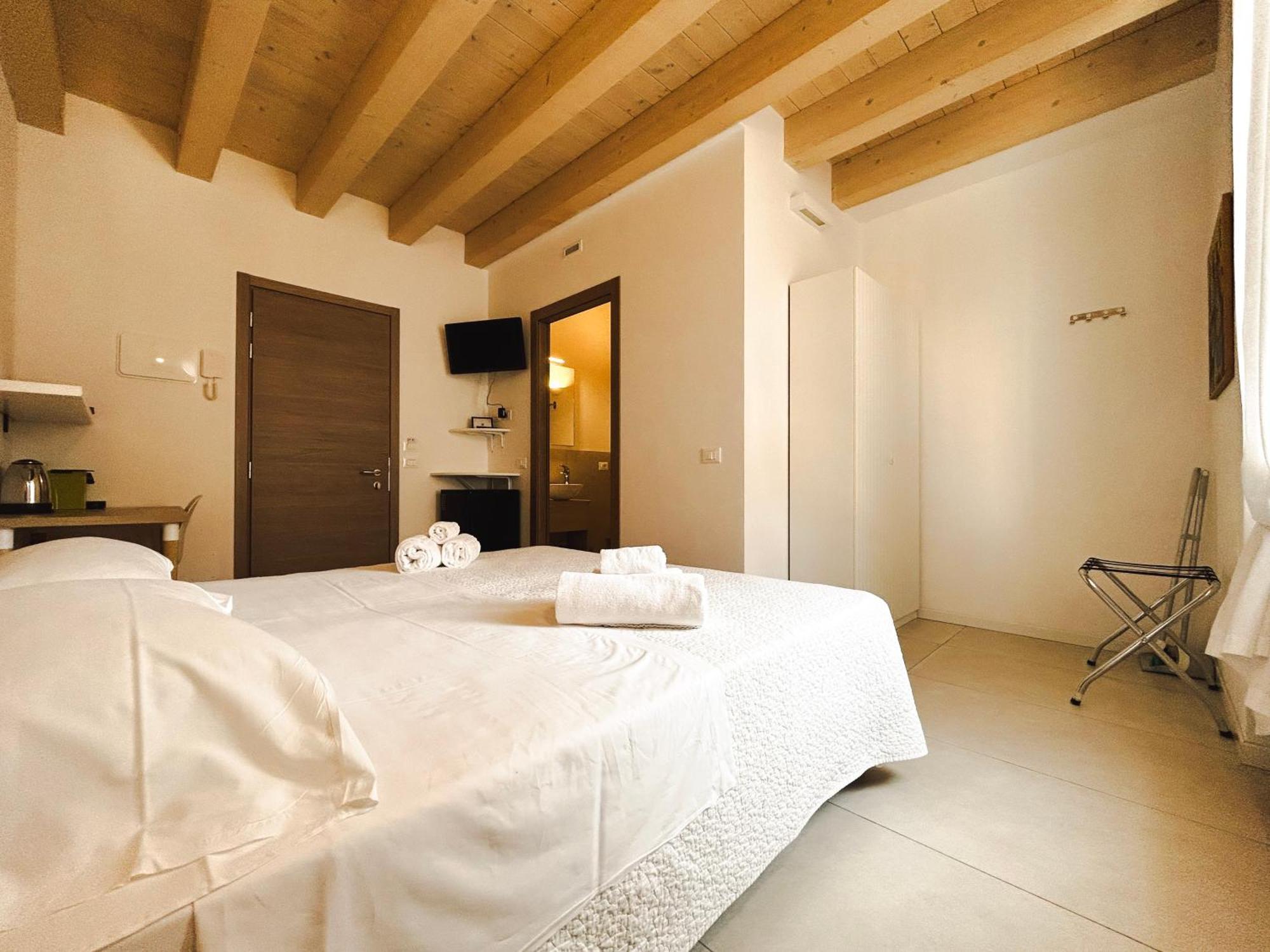Via Poma Rooms 维罗纳 外观 照片
